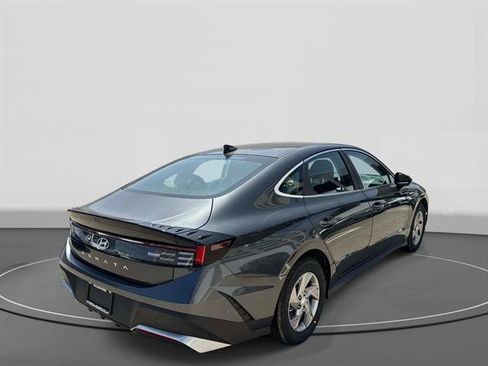 New 2026 Hyundai Sonata SE FWD image 4