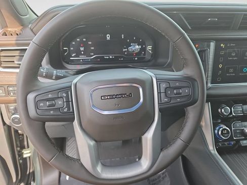 Used 2024 GMC Yukon XL Denali AWD/4WD image 22