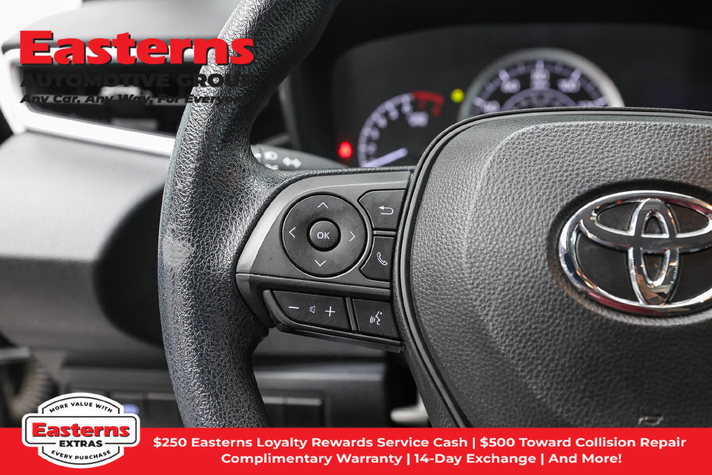 Used 2021 Toyota Corolla LE w/ Carpet Mat Package (TMS) FWD image 15
