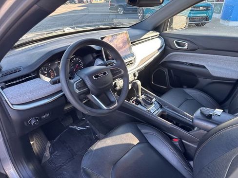 Used 2023 Jeep Compass Latitude AWD/4WD image 14
