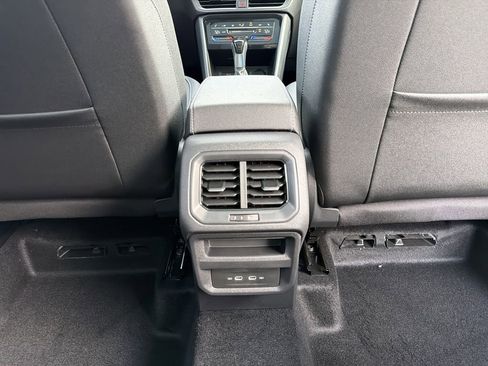 New 2026 Volkswagen Taos SE FWD image 20