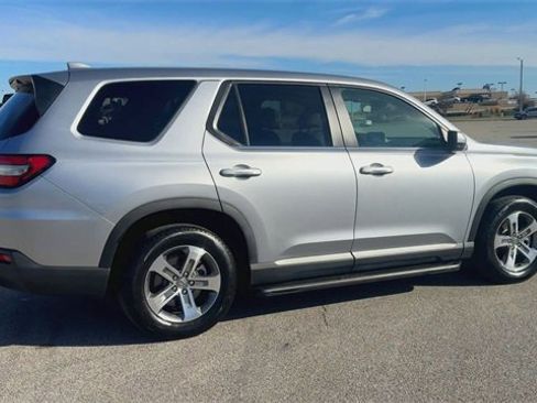 Used 2023 Honda Pilot EX-L image 9