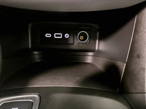 Used 2022 Chevrolet Equinox LS image 27