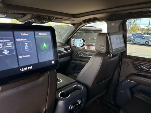 Used 2021 GMC Yukon XL Denali w/ Denali Premium Package image 19