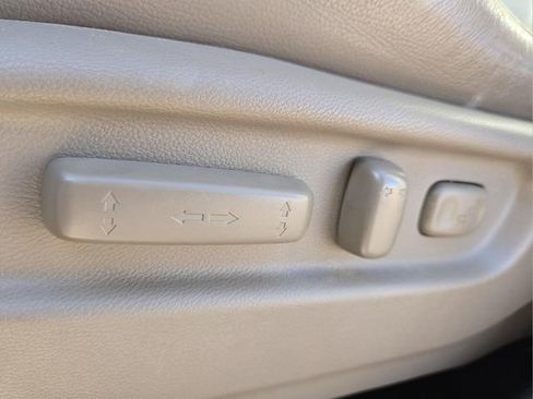 Used 2016 Honda Pilot Touring image 18