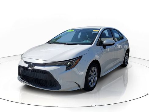 Used 2020 Toyota Corolla LE FWD image 3