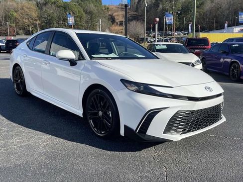 Used 2025 Toyota Camry SE w/ Multimedia Upgrade Package image 6