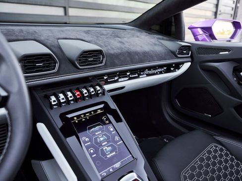 Used 2024 Lamborghini Huracan EVO image 55