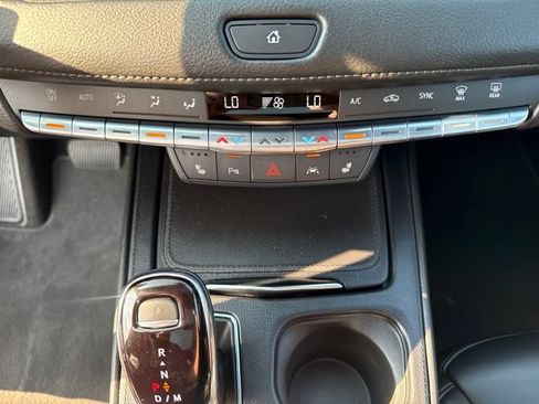 Used 2023 Cadillac XT4 Premium Luxury w/ Technology Package AWD/4WD image 17