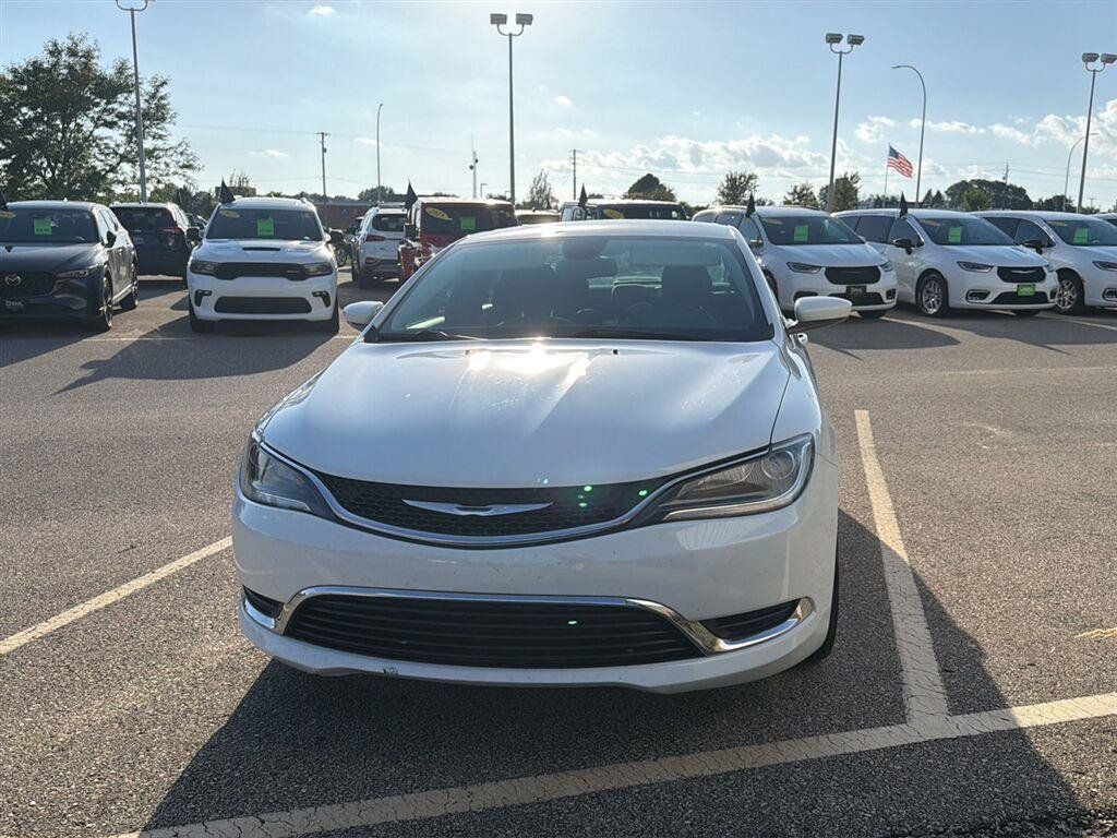 Used 2015 Chrysler 200 Limited w/ Convenience Group FWD image 2