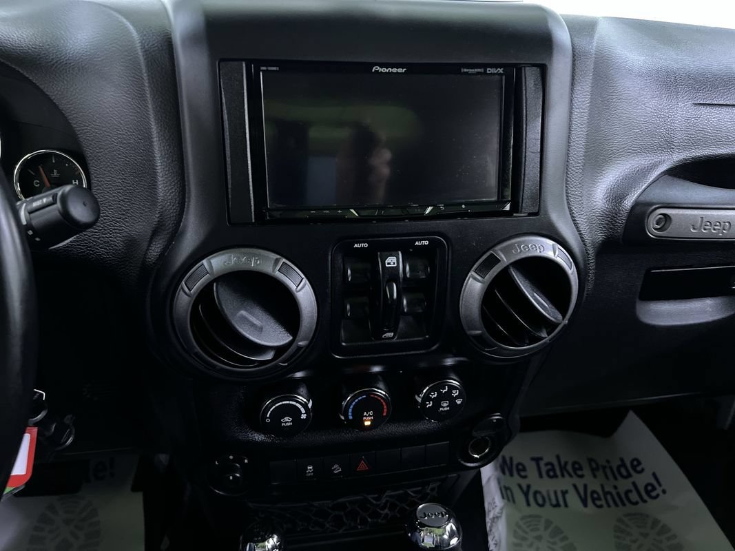 Used 2018 Jeep Wrangler Unlimited Sport S AWD/4WD image 21