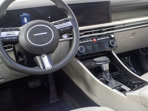 Used 2025 Hyundai Tucson SEL image 12