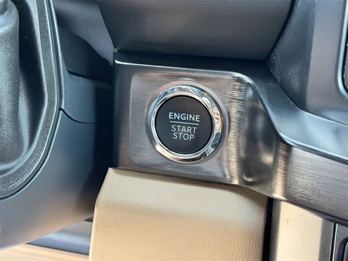 Used 2023 Ford F250 Lariat w/ Chrome Package image 20