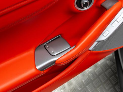 Certified 2019 Ferrari Portofino RWD image 13