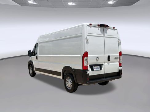 Used 2024 RAM ProMaster 2500 w/ Convenience Group FWD image 3