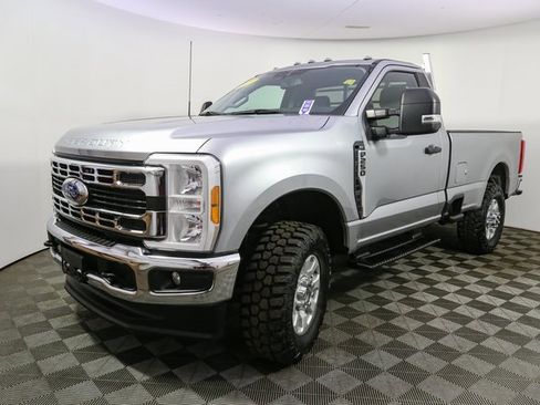 Used 2023 Ford F250 XLT image 5