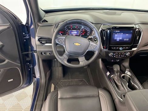 Used 2023 Chevrolet Traverse LT w/ LT Premium Package FWD image 34