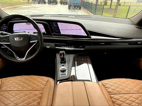 Used 2021 Cadillac Escalade Premium Luxury w/ Driver Assist Tech Package AWD/4WD image 14