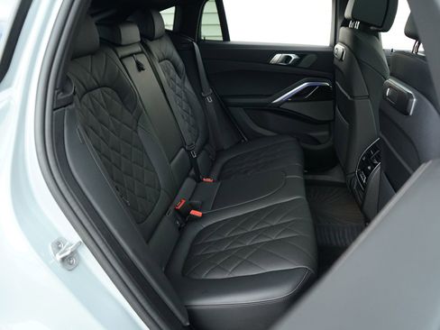 Used 2025 BMW X6 xDrive40i w/ Climate Comfort Package AWD/4WD image 14