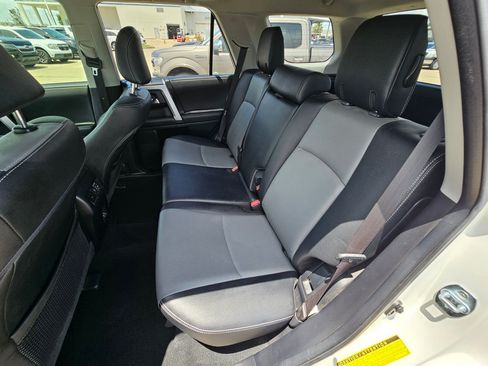 Used 2022 Toyota 4Runner SR5 Premium w/ Moonroof Package RWD image 27