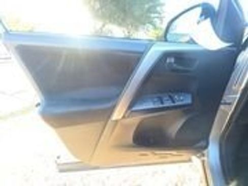 Certified 2018 Toyota RAV4 LE image 39