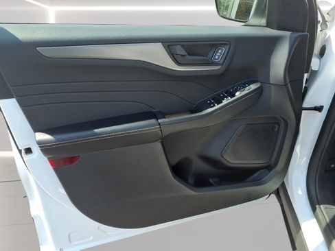 Used 2025 Ford Escape Active FWD image 8