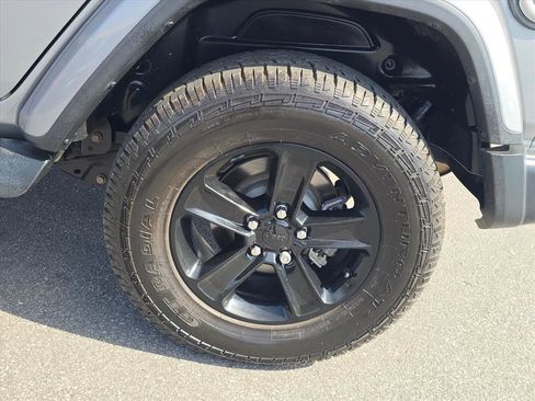 Used 2018 Jeep Wrangler Unlimited Sport image 12