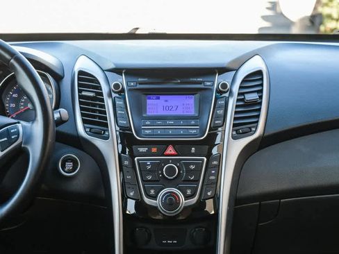 Used 2013 Hyundai Elantra GT w/ Touch & Go Pkg image 13