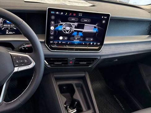 New 2026 Volkswagen Tiguan SE AWD/4WD image 25