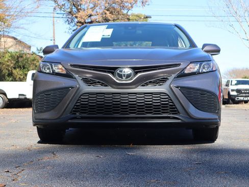 Used 2024 Toyota Camry SE FWD image 3