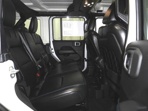 Used 2022 Jeep Wrangler Unlimited Rubicon 4xe w/ Dual Top Group AWD/4WD image 14