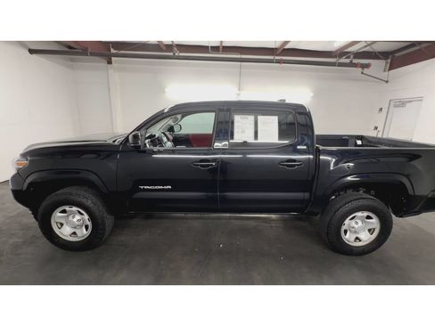 Used 2019 Toyota Tacoma SR5 RWD image 5