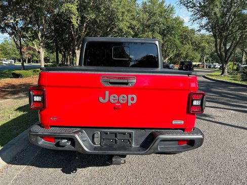 Used 2020 Jeep Gladiator Overland AWD/4WD image 7