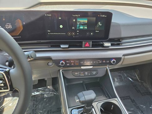 New 2026 Kia Carnival EX FWD image 23