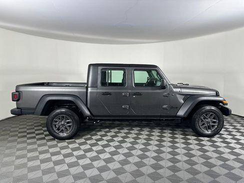 New 2026 Jeep Gladiator Sport AWD/4WD image 5