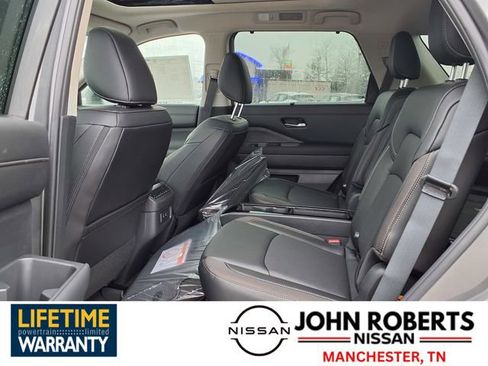 New 2026 Nissan Pathfinder SL image 8