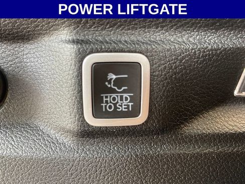 Used 2022 Jeep Grand Cherokee L Limited AWD/4WD image 15