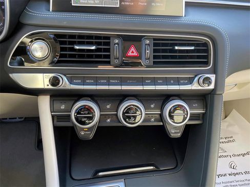 Used 2019 Genesis G70 3.3T Design image 24