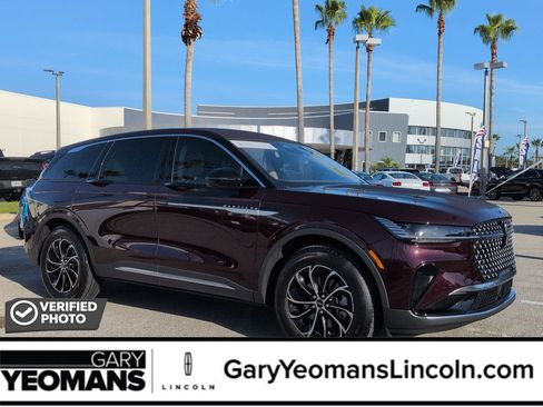 Used 2025 Lincoln Nautilus Premier AWD/4WD image 1