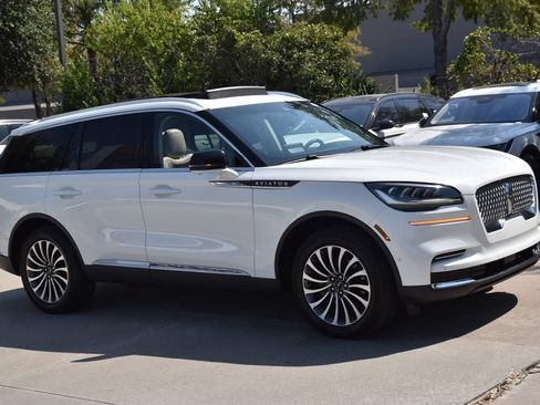 Used 2022 Lincoln Aviator Reserve w/ Equipment Group 201A AWD/4WD image 5