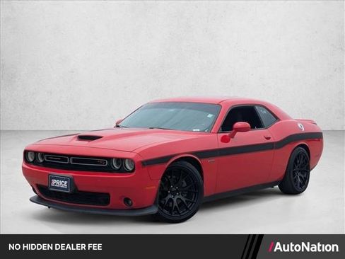 Used 2019 Dodge Challenger R/T RWD image 1