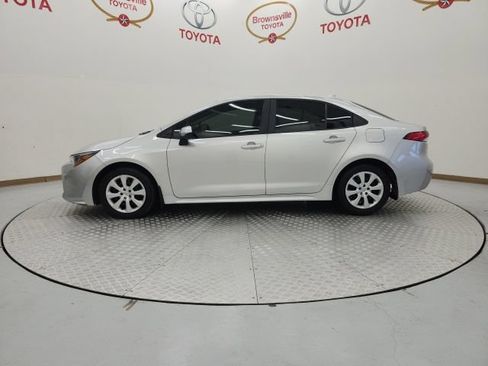 Used 2025 Toyota Corolla LE FWD image 5