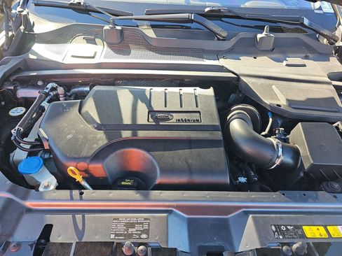 Used 2019 Land Rover Discovery Sport HSE image 17