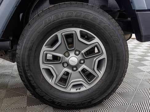 Used 2014 Jeep Wrangler Unlimited Rubicon w/ Connectivity Group AWD/4WD image 46
