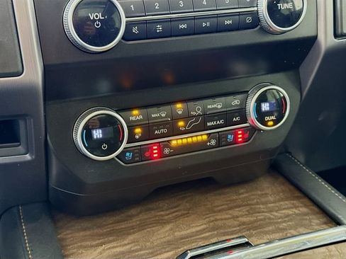 Used 2021 Ford Expedition Max Platinum image 16