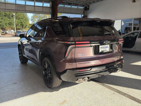 New 2026 Chevrolet Traverse RS w/ LPO, Floor Liner Package image 5