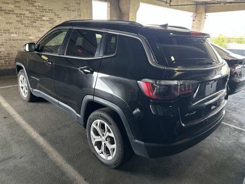 Used 2024 Jeep Compass Latitude AWD/4WD image 2