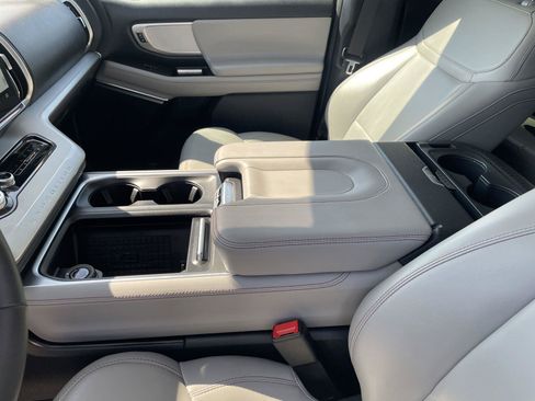 Used 2025 Ford Expedition Max Active RWD image 24