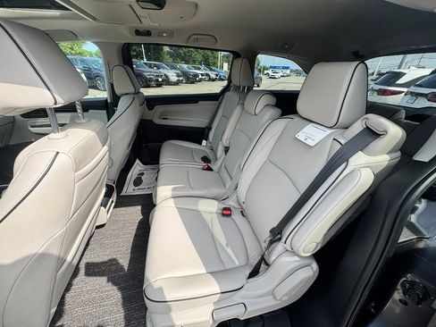 New 2026 Honda Odyssey Touring image 23