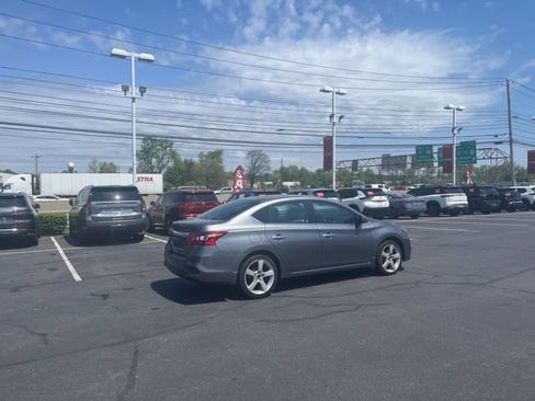 Used 2017 Nissan Sentra S FWD image 9